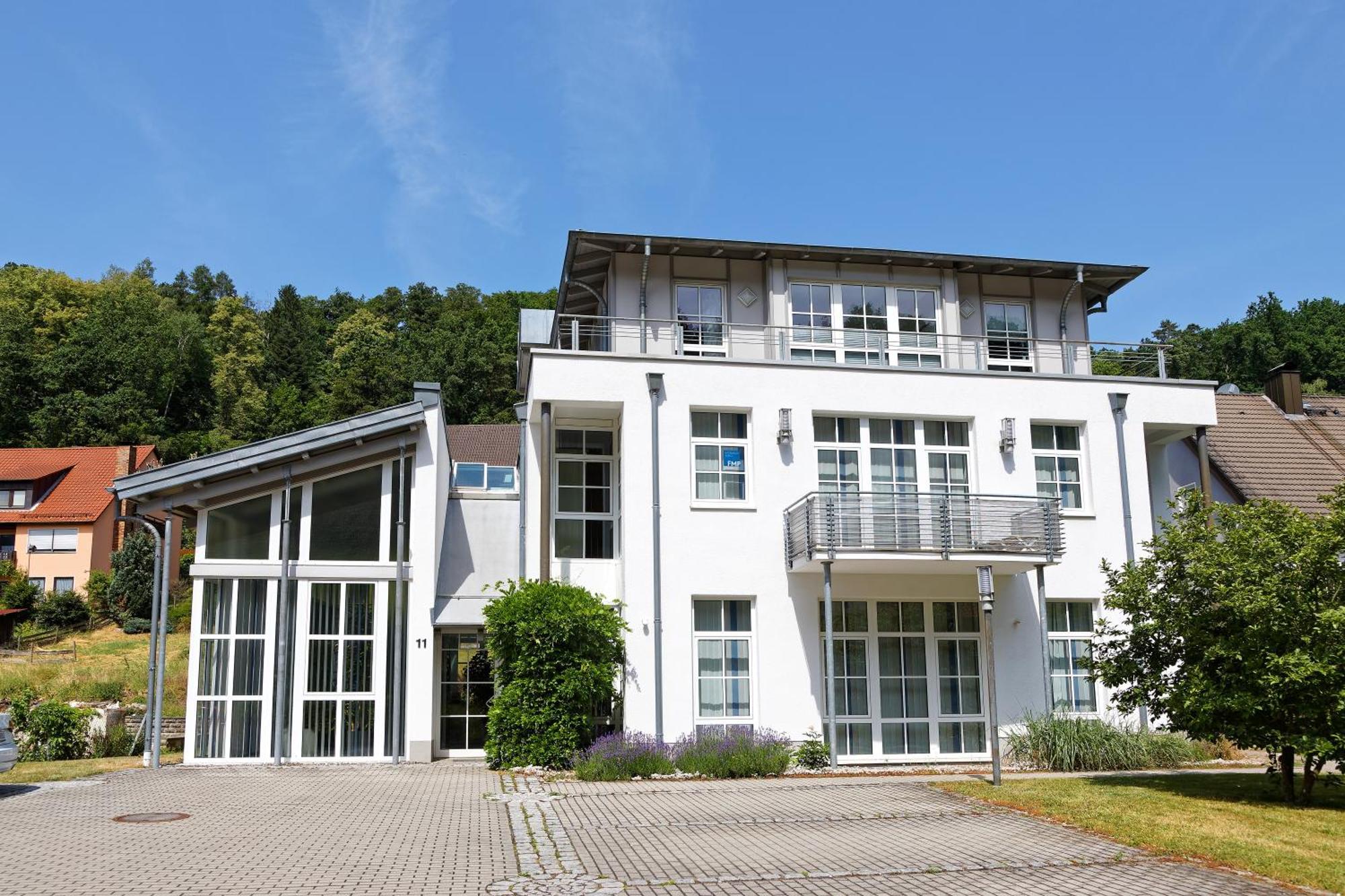קולמבאך Grosszuegiges Helles Penthouse -Komplette Etage- Mit Balkon Und Stellplatz In Ruhiger Lage מראה חיצוני תמונה
